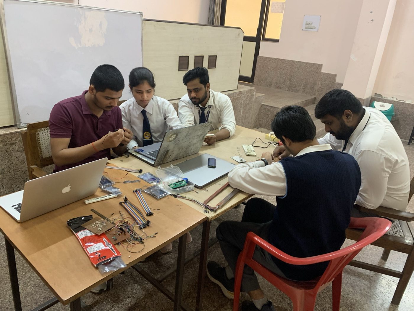Building electronics at a Robosix session